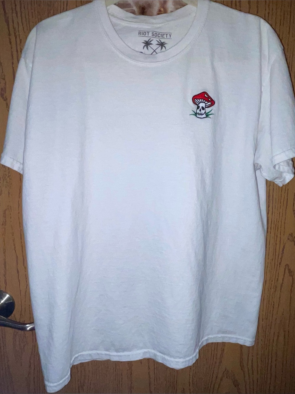 Riot Society Embroidered Psychedelic Mushroom White T-shirt - Men's LARGE NEW!!